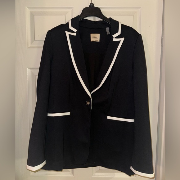 Elie Tahari black blazer with white accents - Picture 2 of 3